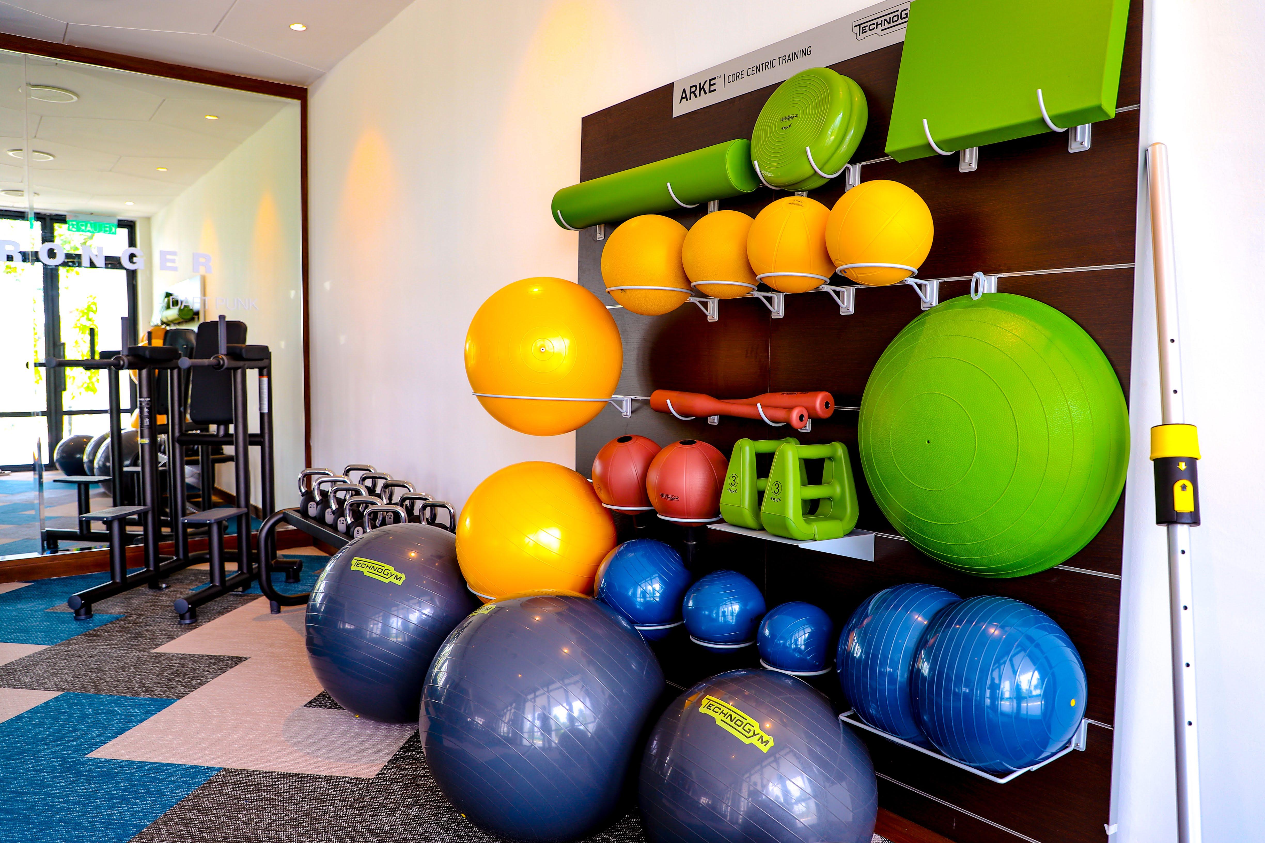 Hard Rock Hotel Desaru Coast Εξωτερικό φωτογραφία Exercise balls