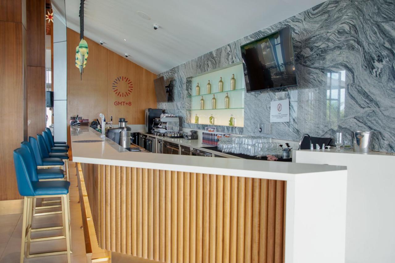 Hard Rock Hotel Desaru Coast Εξωτερικό φωτογραφία The bar at the 19th floor