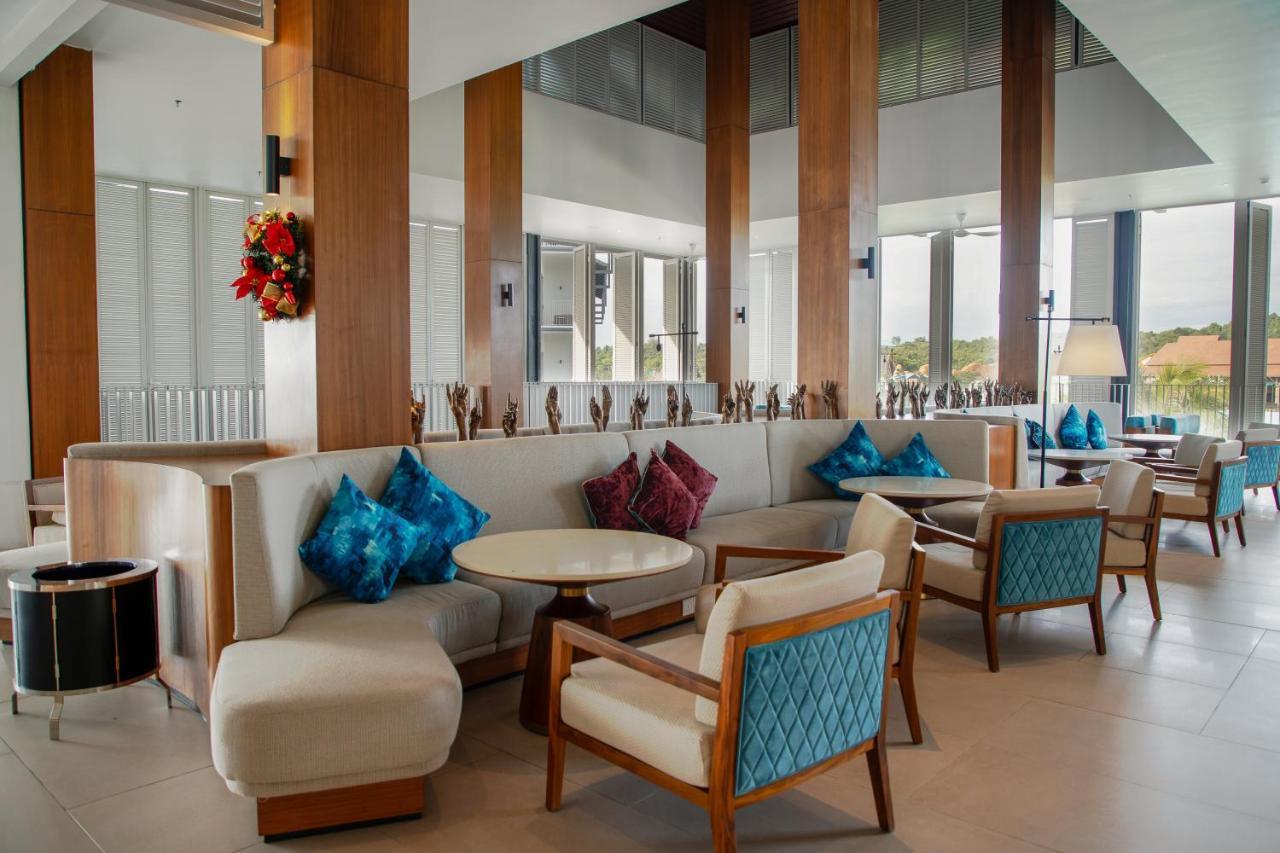Hard Rock Hotel Desaru Coast Εξωτερικό φωτογραφία The lounge at the airport